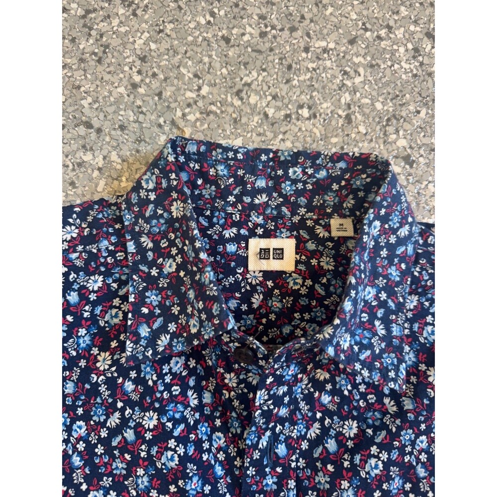 Uniqlo Mens Flower Pattern Short Sleeve Button Down Size Medium